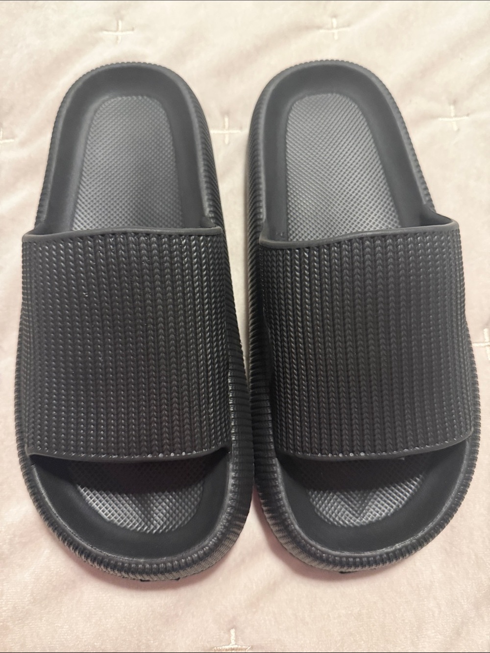 Cloud Slide Sandals, black like new